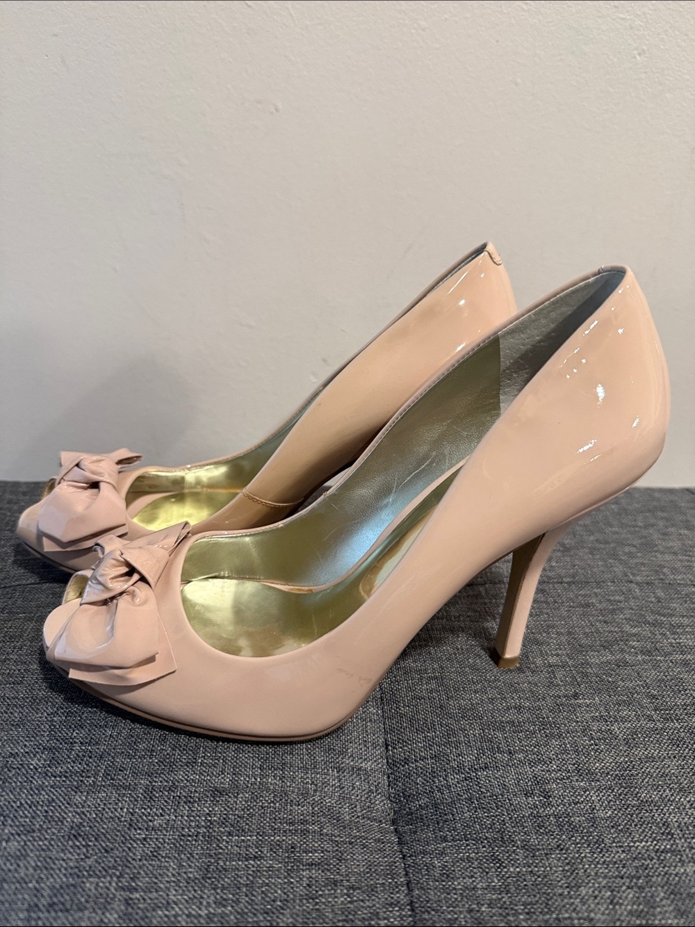 Guess Blush Patent Peep-Toe Heels with Bow Size 7.5